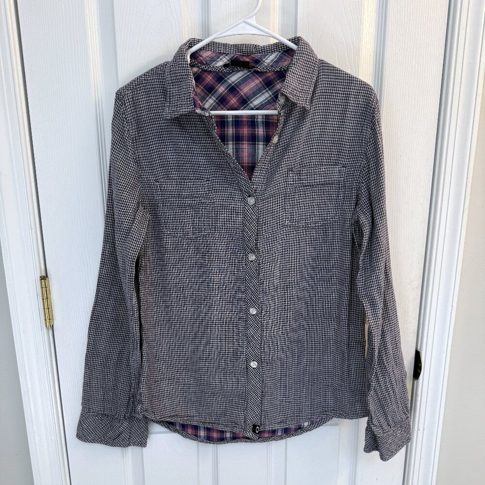 Oakley Navy & White Checked Button-Down Flannel Shirt – Size Medium